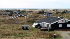 Sommerhusene_ved_Lien_(2012,_ubt)